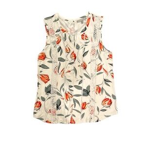Sleeveless floral top with great details
